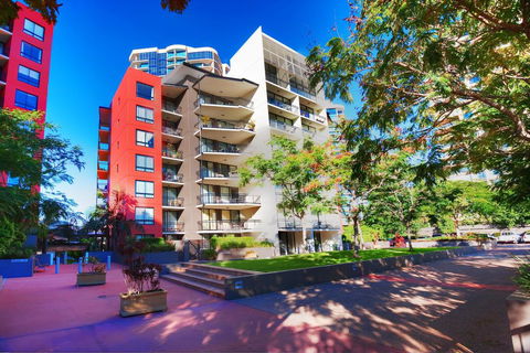 The Docks On Goodwin - Accommodation Kalgoorlie 2