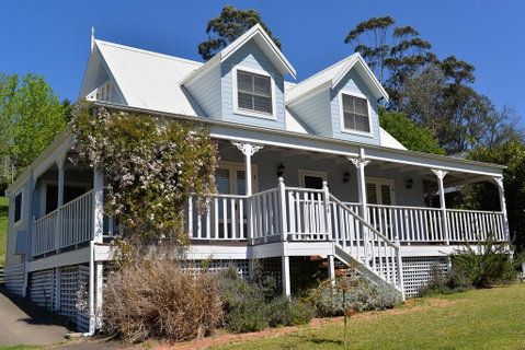 The Doll's House - Charming 2 Bedroom Cottage Just A Short Walk From The Village - Accommodation Kalgoorlie 0