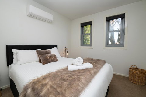 The Endsleigh -1 Bedroom Villa, Free Wifi, Near CBD - Accommodation Kalgoorlie 0