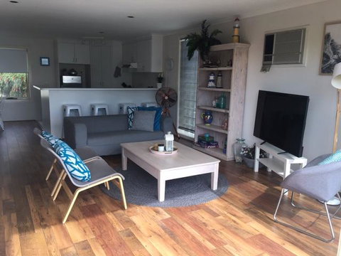 The Esplanade Holiday Home - Accommodation Kalgoorlie 3