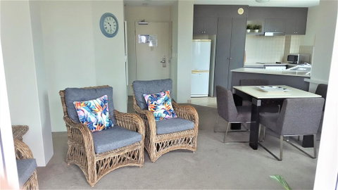 The Emerald Surfers Paradise - Accommodation Kalgoorlie 2