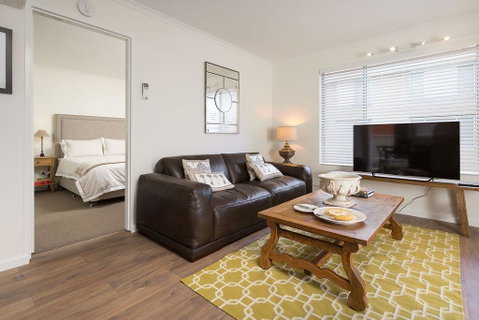 The Executive - Central & Sophisticated - Accommodation Kalgoorlie 0