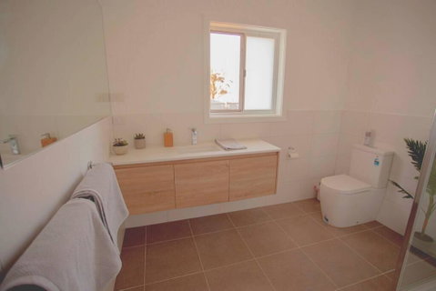 The Farmhouse. - Accommodation Kalgoorlie 2