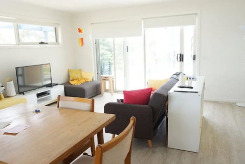 The Friendly Pelican - Accommodation Kalgoorlie 1