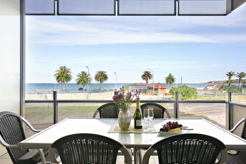 The Frontage Resort-Style Apartment - Accommodation Kalgoorlie 2