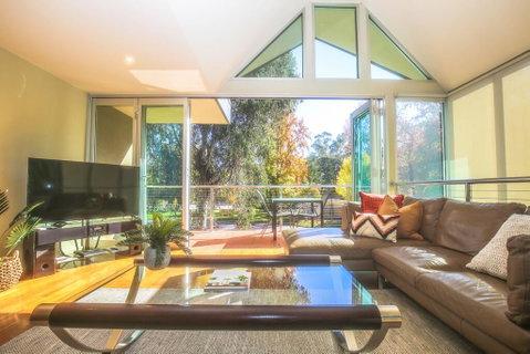The Glass Pinnacle - Accommodation Kalgoorlie 0