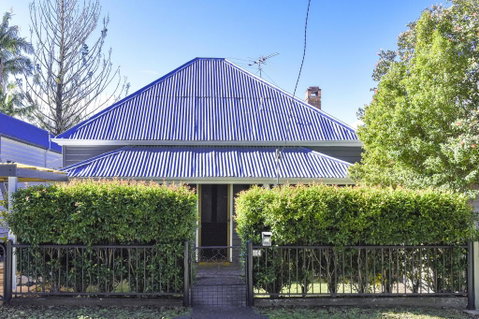 The Grey House - Accommodation Kalgoorlie 0