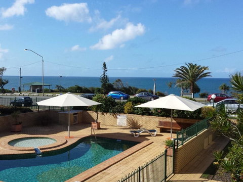 The Headlands 10 - 2 BDRM Apt Across From Alex Beach - Accommodation Kalgoorlie 0