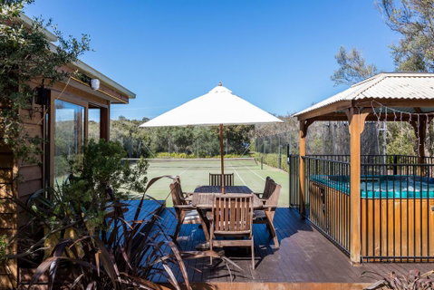The Heyfield Hideaway: Tennis & Spa - Accommodation Kalgoorlie 3