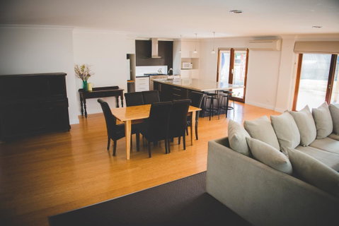 The Hicks - Accommodation Kalgoorlie 2