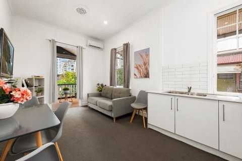 The Hub - Brisbane - Accommodation Kalgoorlie 0