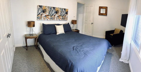 The Light And Bright Yellow Beach House - Accommodation Kalgoorlie 0