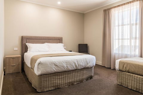 The Lighthouse Hotel - Accommodation Kalgoorlie 0