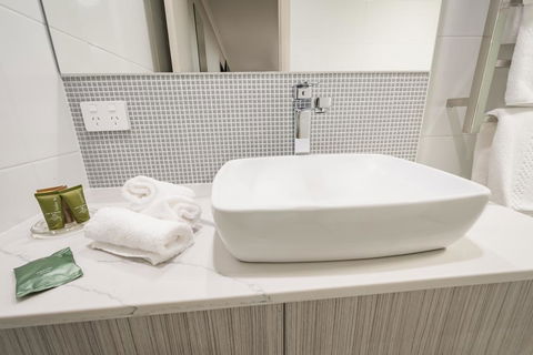 The Lighthouse Hotel - Accommodation Kalgoorlie 1