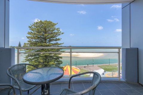 The Oaks Waterfront Resort, Unit 303 - Accommodation Kalgoorlie 2