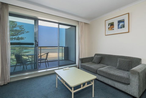 The Oaks Waterfront Resort, Unit 303 - Accommodation Kalgoorlie 3