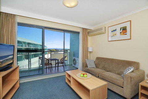 The Oaks Waterfront Resort, Unit 414 - Accommodation Kalgoorlie 2