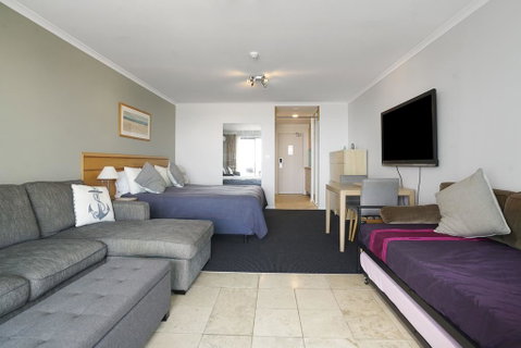 The Oaks Waterfront Resort, Unit 509 - Accommodation Kalgoorlie 3