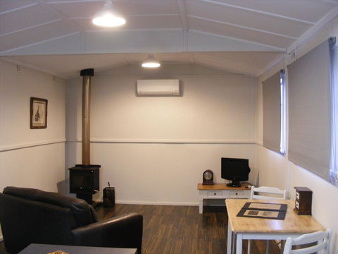 The Old School House BnB - Accommodation Kalgoorlie 0