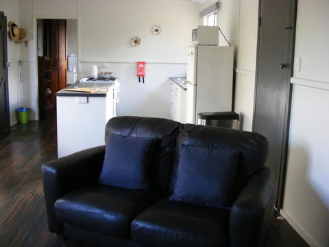 The Old School House BnB - Accommodation Kalgoorlie 1