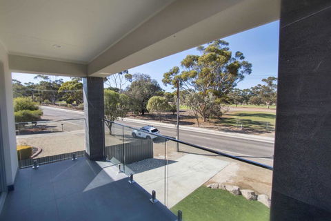 The Races Complex - Accommodation Kalgoorlie 2