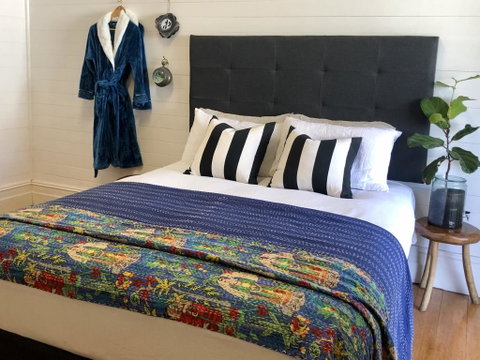 The Residence Stylish Comfort With Fireplace - Accommodation Kalgoorlie 3