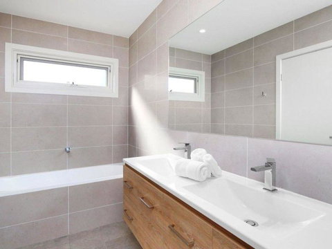 The Wharf House - Budgewoi - Accommodation Kalgoorlie 3