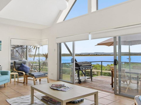 Tilbury Breeze - Ocean Views, Comfort And Style - Accommodation Kalgoorlie 0