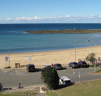 Toowoon Beach View 3br Villa 4 just steps to beach with views - Accommodation Kalgoorlie