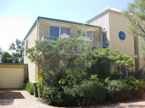 Townhouse On Osbourne - Accommodation Kalgoorlie 3