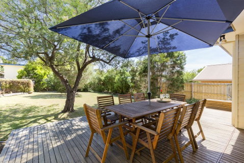 Tranquility In Cowes - Pets, Fireplace, WiFi, Linen, 350m Beach, 4 Bdrms - Accommodation Kalgoorlie 2