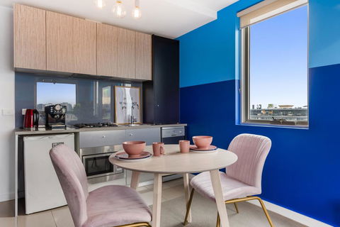 Trendy And Central One Bed Apartment With Views - Accommodation Kalgoorlie 3