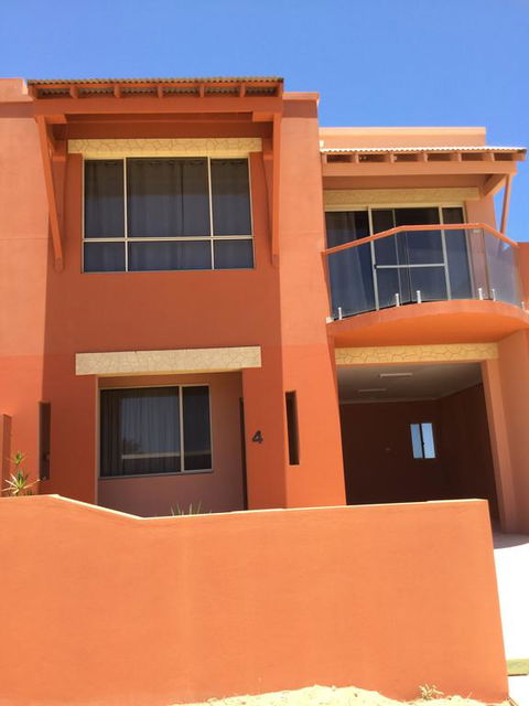 Tuscany Townhouse 3-4 - Accommodation Kalgoorlie 0