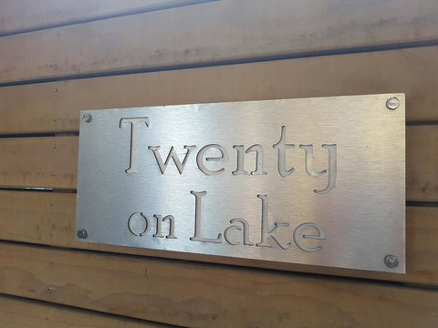 Twenty On Lake - Accommodation Kalgoorlie 1