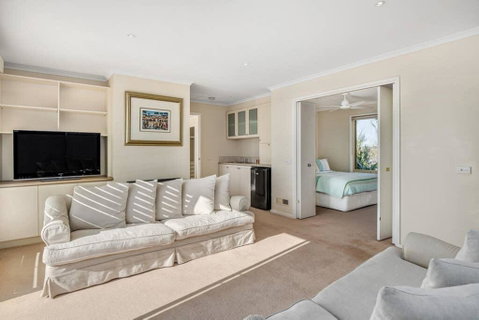Tyrone Beach Retreat, VIEWS - Accommodation Kalgoorlie 3