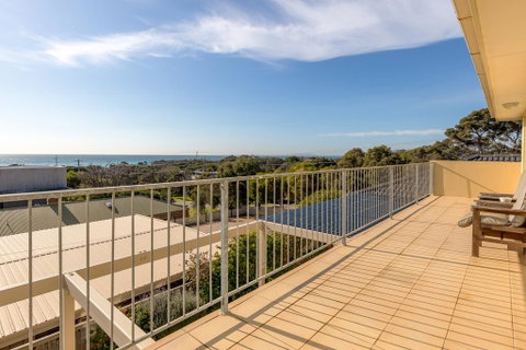 Tyrone Beach Retreat, VIEWS - Accommodation Kalgoorlie 0