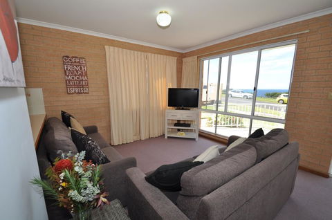 Unit 1, Countess Court - Accommodation Kalgoorlie 2