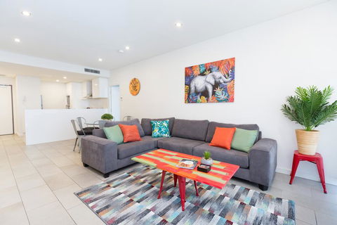 Urban Jungle! Executive Apartment In Heart Of CBD - Accommodation Kalgoorlie 0