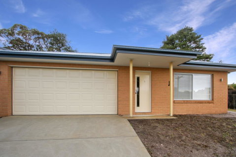 V & V Family Dream Away - Accommodation Kalgoorlie 0