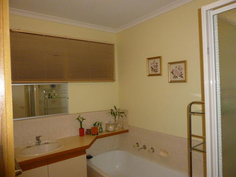 Vella Room - Accommodation Kalgoorlie 2