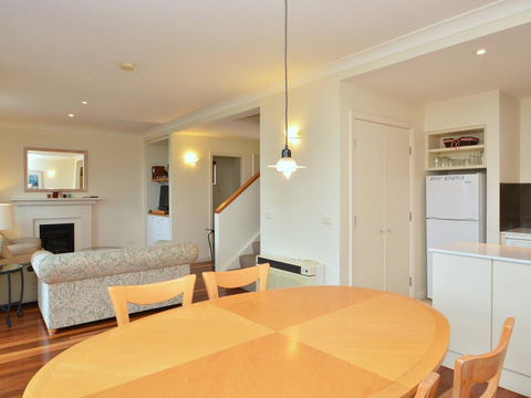 Villa Executive 2br Rose Resort Condo Located Within Cypress Lakes Resort (nothing Is More Central) - Accommodation Kalgoorlie 3