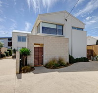 Villa Moyne - located in a quiet cul de sac and designed for beach families - Accommodation Kalgoorlie