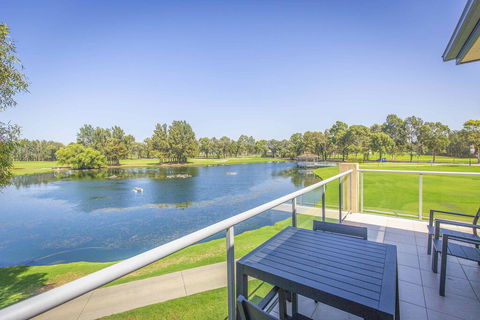 Villa On The Green - Accommodation Kalgoorlie 2