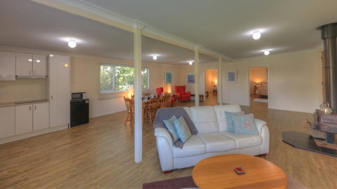 Village Stays Coldstream Gallery Bungalow - Accommodation Kalgoorlie 3