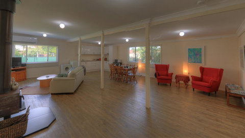 Village Stays Coldstream Gallery Bungalow - Accommodation Kalgoorlie 1