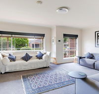 Walling-Clifton Gardens - backing onto golf course - Accommodation Kalgoorlie