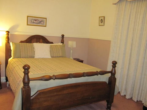 Walton House Bed & Breakfast - Accommodation Kalgoorlie 2