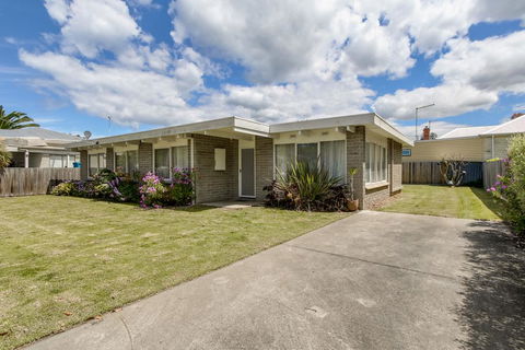 Wander On Bulmer - Accommodation Kalgoorlie 0