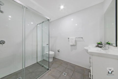 WARRICK FRAM 3 BEDS APT FREE PARKING WALK TO WESTFIELD CLOSE TO HOSPITAL NWF003 - Accommodation Kalgoorlie 3