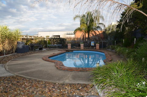Warwick Motor Inn - Accommodation Kalgoorlie 1